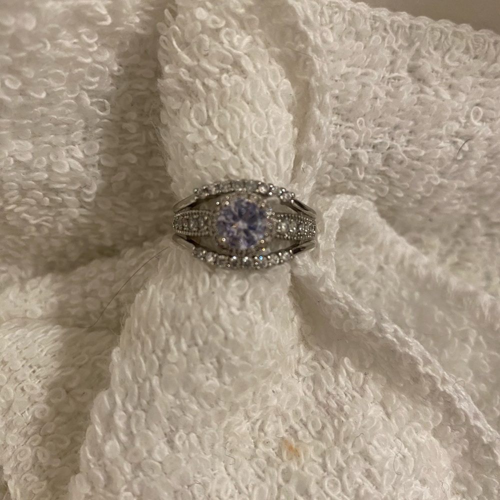 New Without Tag Silver Fashion Ring Size 6 - Picture 2 of 12